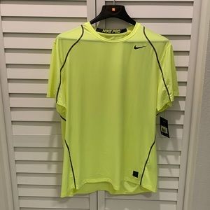 Nike Pro Dry Fit Fitted t-shirt in size XXL. Color: Yellow